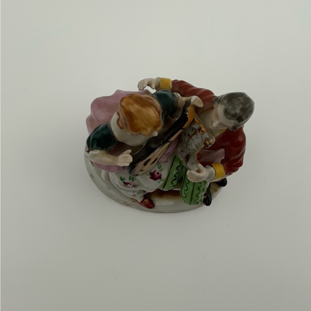 Antique Porcelain Victorian Couple W/Musical Piece Figurine OCCUPIED JAPAN - Picture 5 of 7